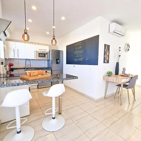 Sea Point House * 圣米格尔德阿沃纳